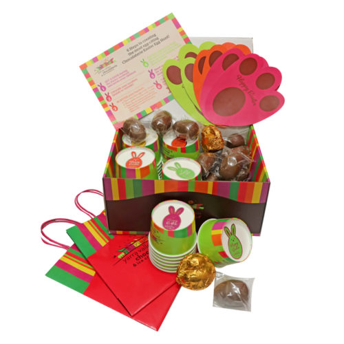 Create the most egg-citing Easter Egg Hunt at home. Kit includes: 20 x milk chocolate hollow eggs 2 x milk chocolate golden hollow bunnies 2 x paper carry bags 40 cups (18 fun messages) 3 pairs of bunny feet Instructions on how to play Ready, eggy, go!